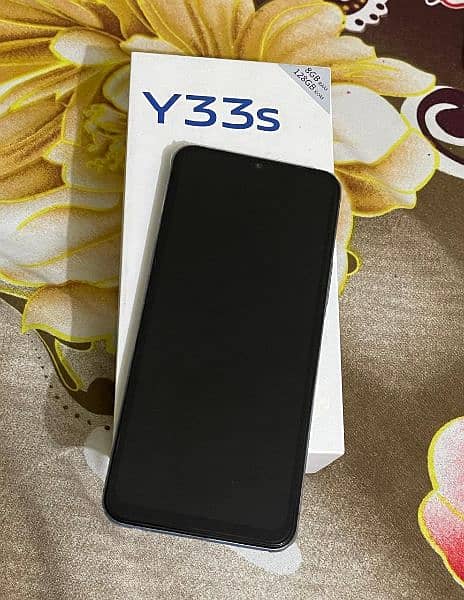 Vivo y 33S 1