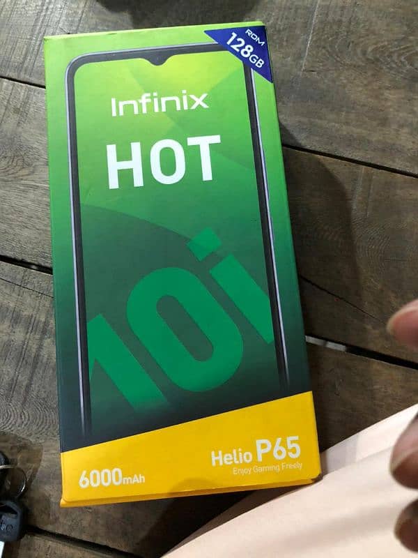 Infinix hot 10i 128gb with box All ok. . 03167908375 2