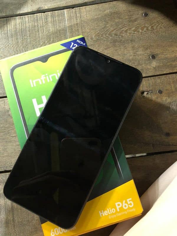 Infinix hot 10i 128gb with box All ok. . 03167908375 5