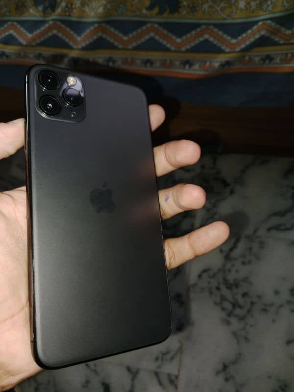 I phone 11 pro max 64 gb 2