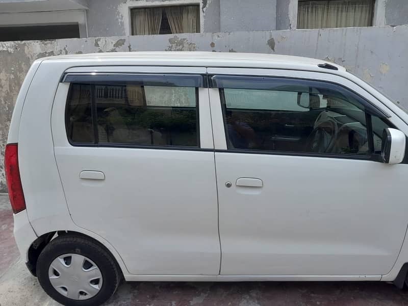 Suzuki Wagon R 2017 1