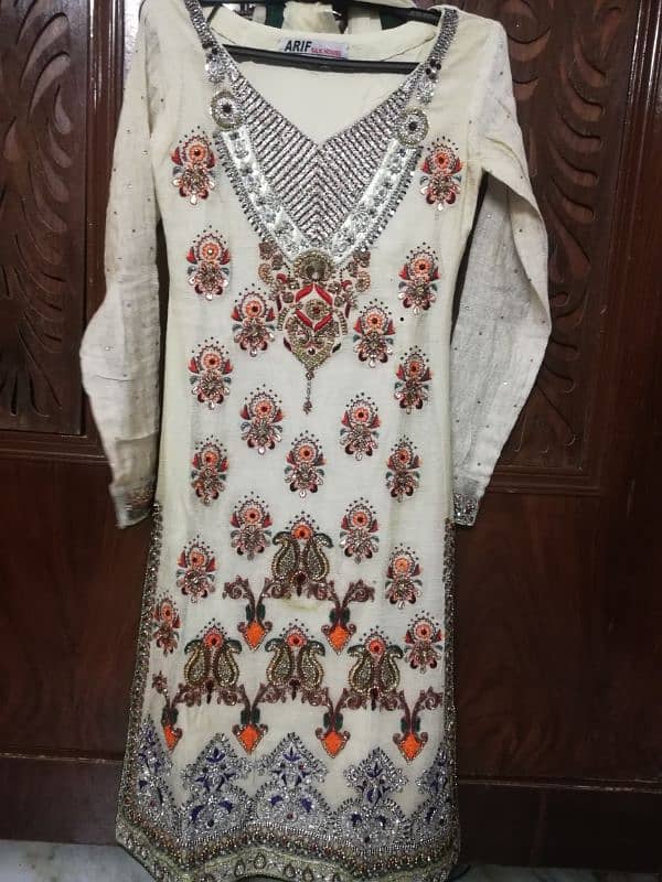 chiffon fabric suit 3 pc urgent sale plz call 2