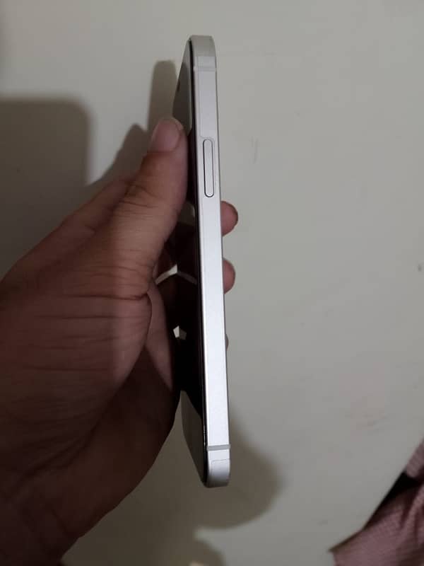 Iphone 12 64 GB PTA Approved 3