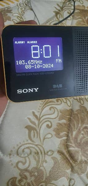 SONY RADIO FM With Clock Japan Made 2