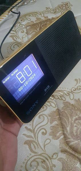 SONY RADIO FM With Clock Japan Made 4