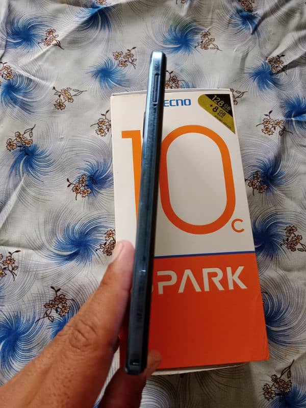 Tecno Spark 10c full box 3