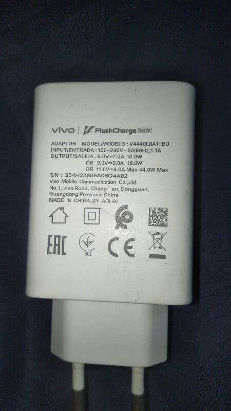 Vivo 44 watt flash charge Box Wala ha 3