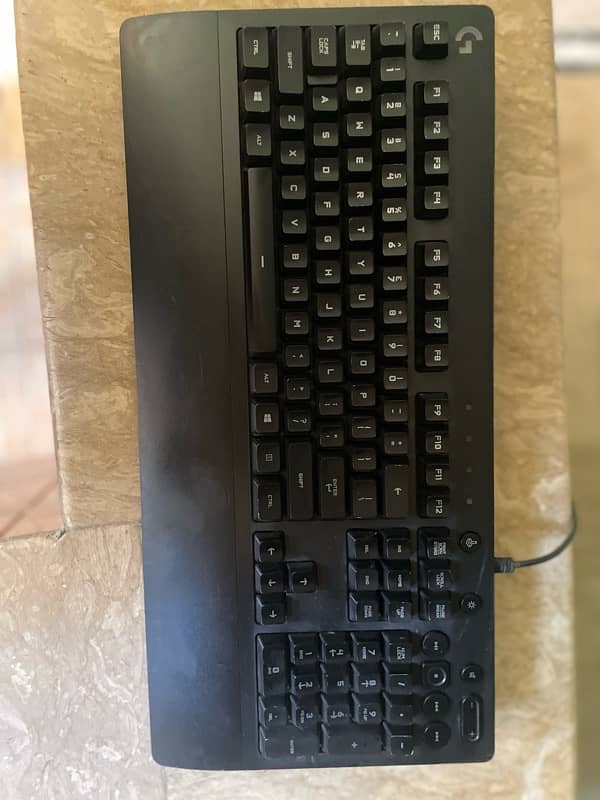 razar logitech corsair and redragon keyboard available 9