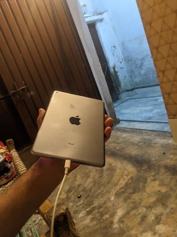 ipad mini 5 price me batt ho sakte hai condition ok hai 4