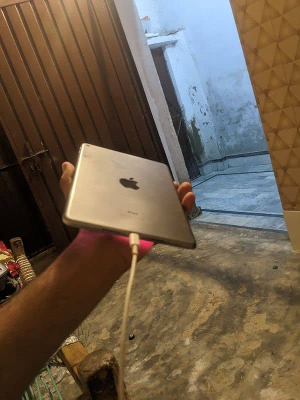 ipad mini 5 price me batt ho sakte hai condition ok hai 5