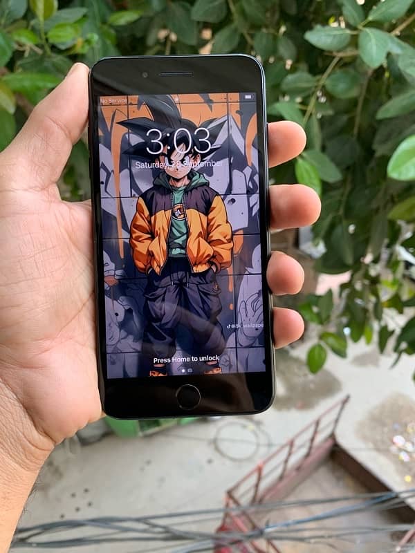 I phone 7 plus 128gb + box non pta factory unlock exchange possible 2