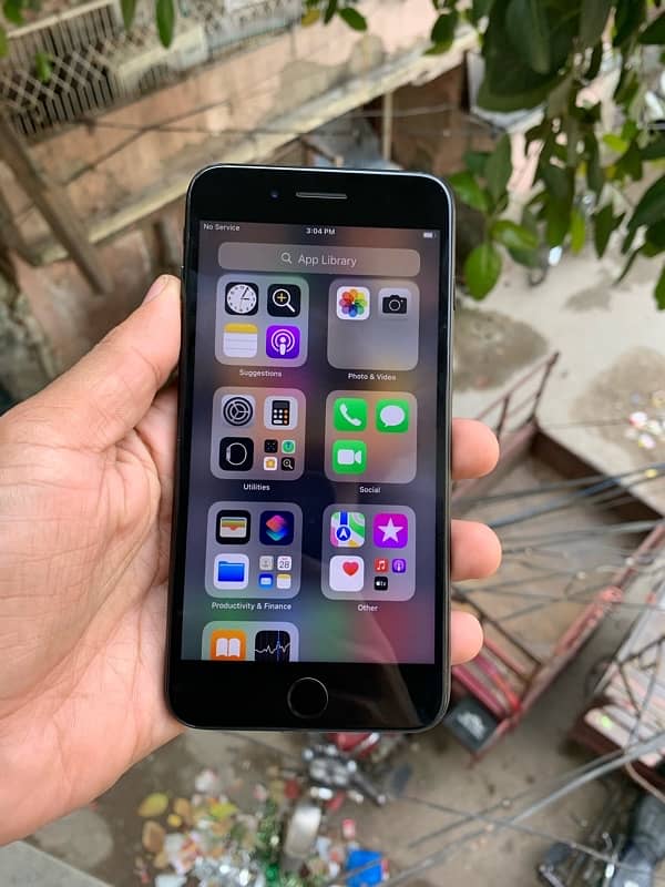 I phone 7 plus 128gb + box non pta factory unlock exchange possible 9