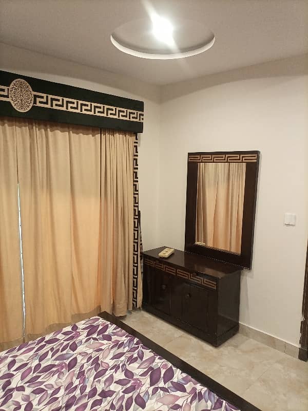 2 BEDROOMS FULLY LUXURY AND FULLY FURNISH IDEAL LOCATION EXCELLENT FLAT FOR RENT IN BAHRIA TOWN LAHORE 2