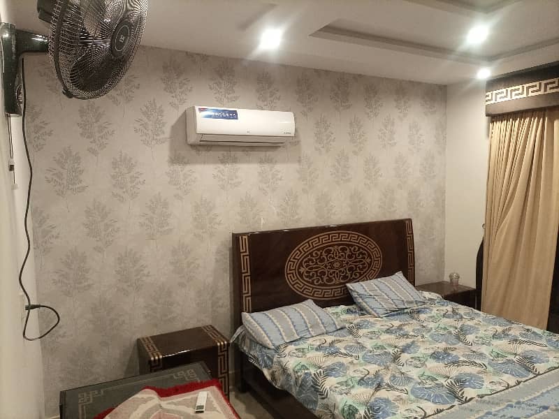 2 BEDROOMS FULLY LUXURY AND FULLY FURNISH IDEAL LOCATION EXCELLENT FLAT FOR RENT IN BAHRIA TOWN LAHORE 7