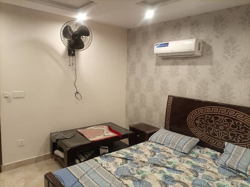 2 BEDROOMS FULLY LUXURY AND FULLY FURNISH IDEAL LOCATION EXCELLENT FLAT FOR RENT IN BAHRIA TOWN LAHORE 11