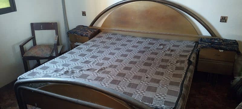 complete bed with dressing table (DECO) 2