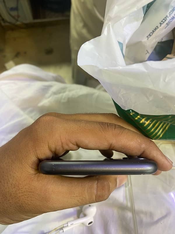 iPhone 11 64 GB non pta 7