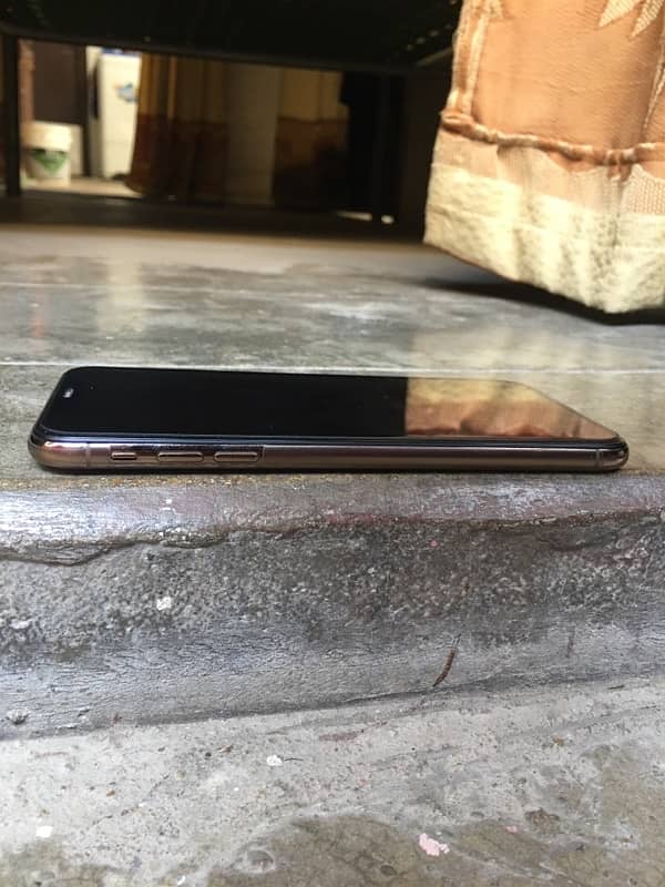 Iphone XS Max 64gb not pta 4