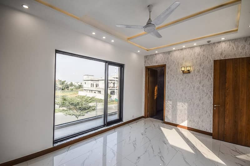 One Kanal Solid Owner Built Upper Portion Near Park And Market Top Location 5