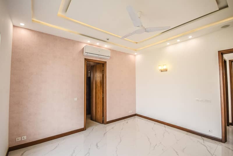 One Kanal Solid Owner Built Upper Portion Near Park And Market Top Location 15