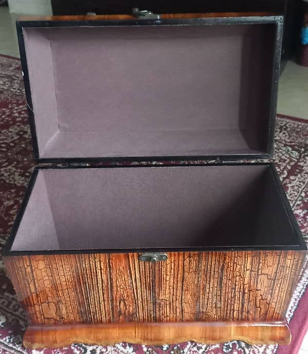 Large wooden storage box 1