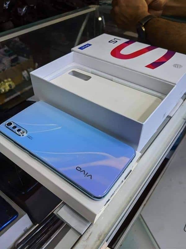 vivo s1 what's app 03230915322 0