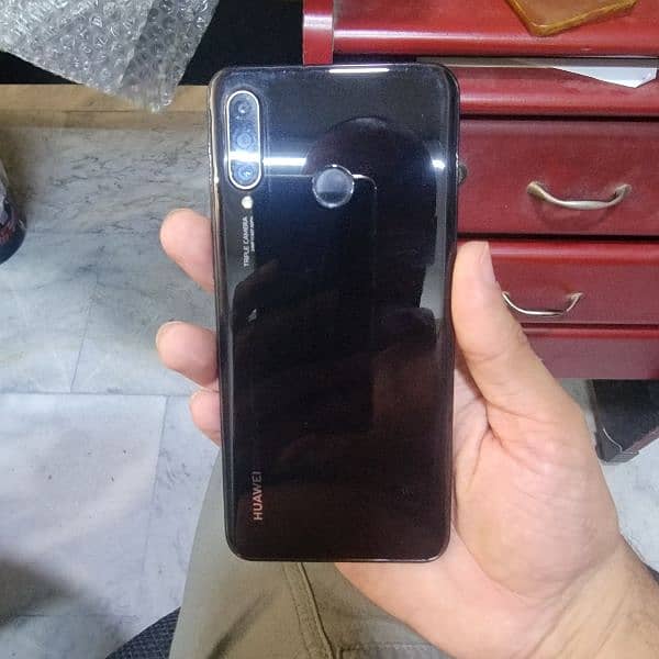 p30 lite orignal condition . . best buy 3