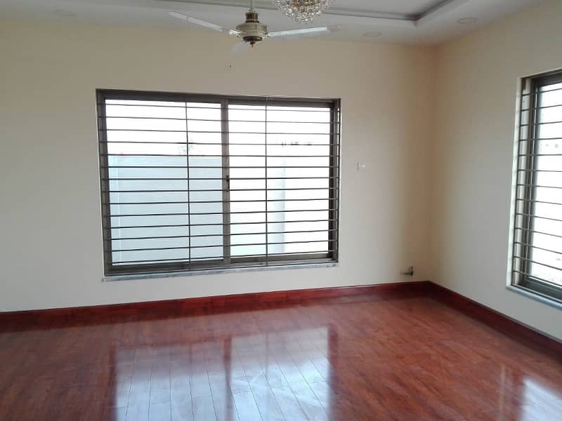 4500 Square Feet Upper Portion Situated In D-12 For rent 6