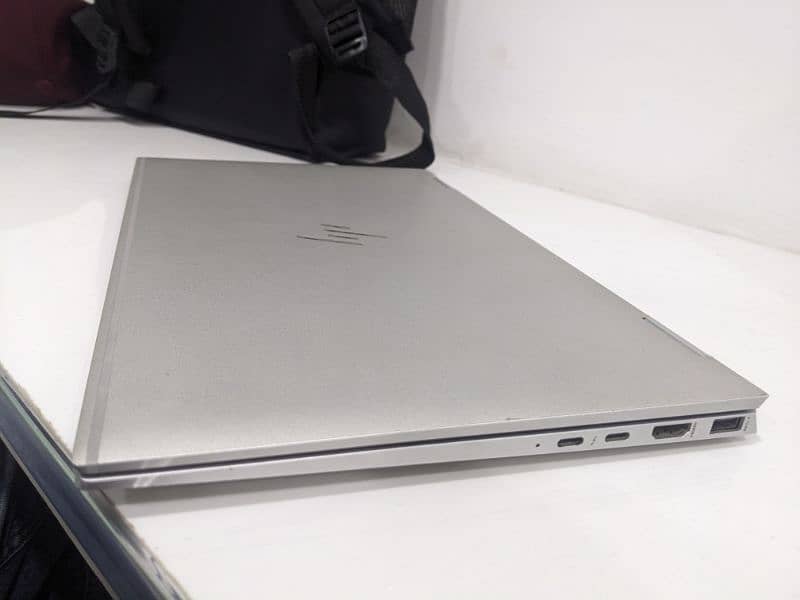 Hp elitebook 1040 7