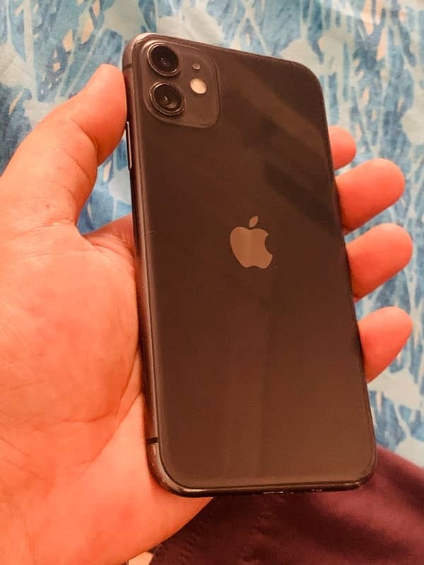 iphone 11 64 Gb Dual Sim PTA Approved condition 8/10 7