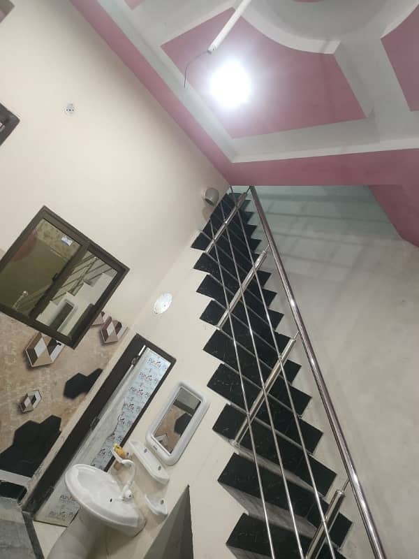 House For Sale Near Kashmir Road And 
Nishat
 Abad 7