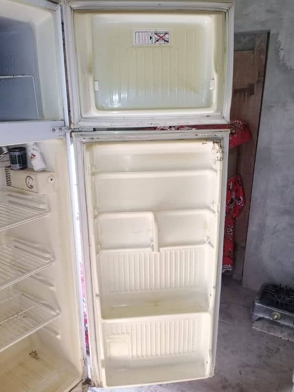 refrigerator functional 1