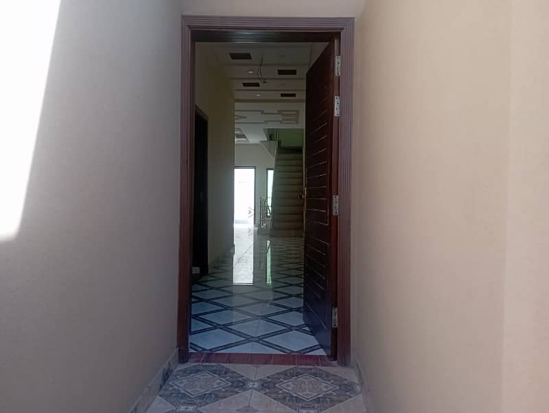 9 Marla New Villa For Sale In Khayaban Colony No 2 Madina Town 3