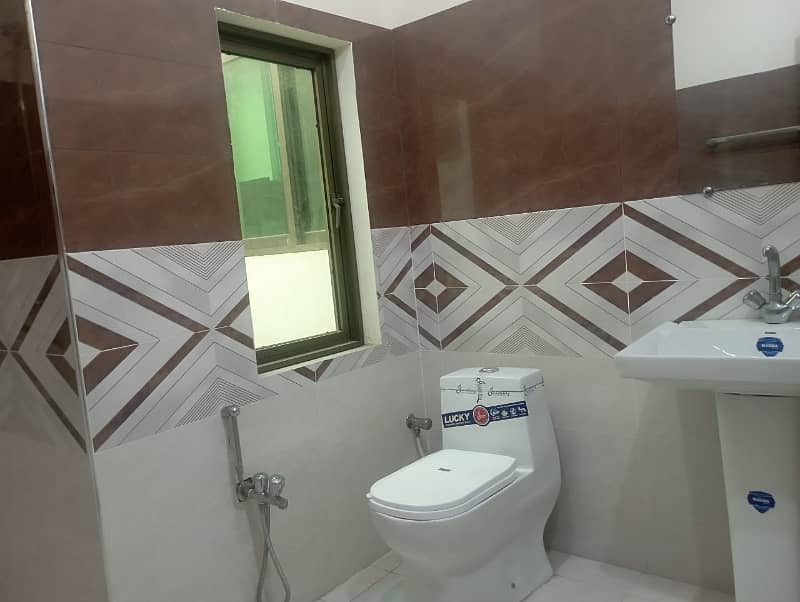 9 Marla New Villa For Sale In Khayaban Colony No 2 Madina Town 8