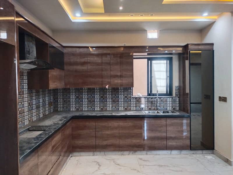 10 Marla New Built Modern Villa For Sale In Faisal Town 8