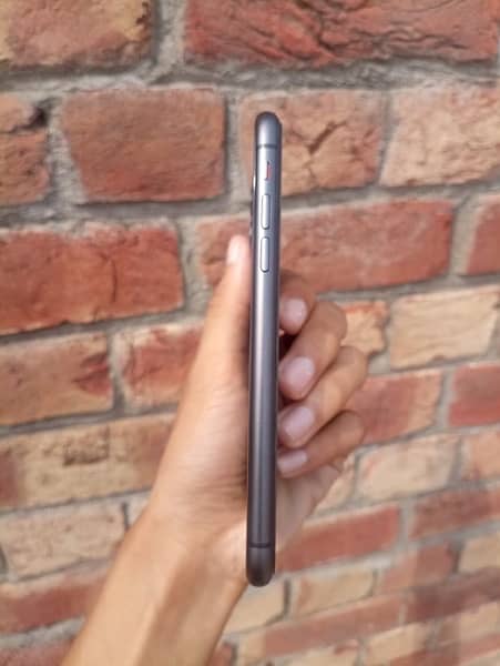 iPhone 11 black colour 64 GB non-pta 4