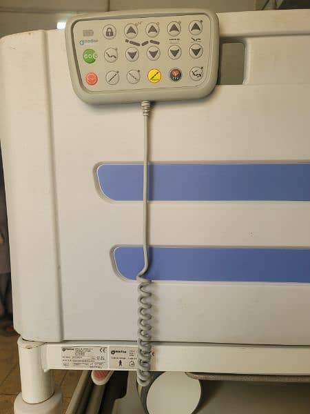 ELECTRIC PATIENT BED MEDISA - ALSEHAT 4