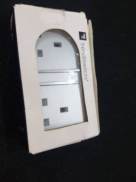 Trendi 2 Gang 13 Amp Switched Plug Socket White Trade ART-SKT213LWHx 0