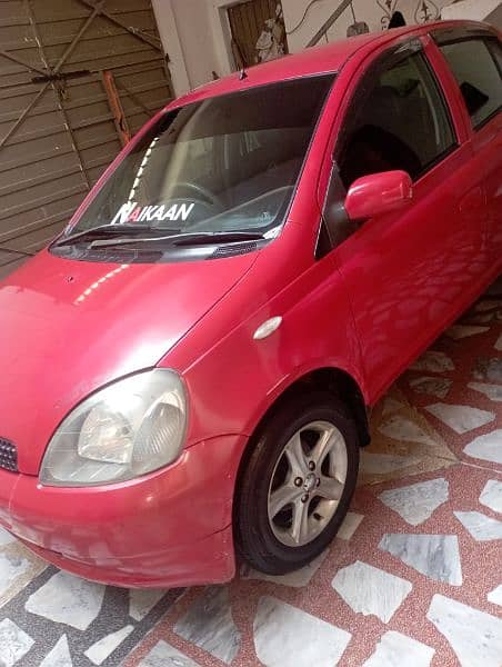 Toyota Vitz 2000 1