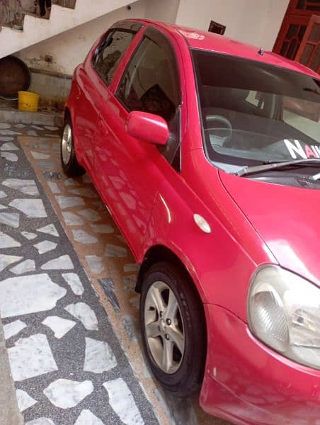 Toyota Vitz 2000 3