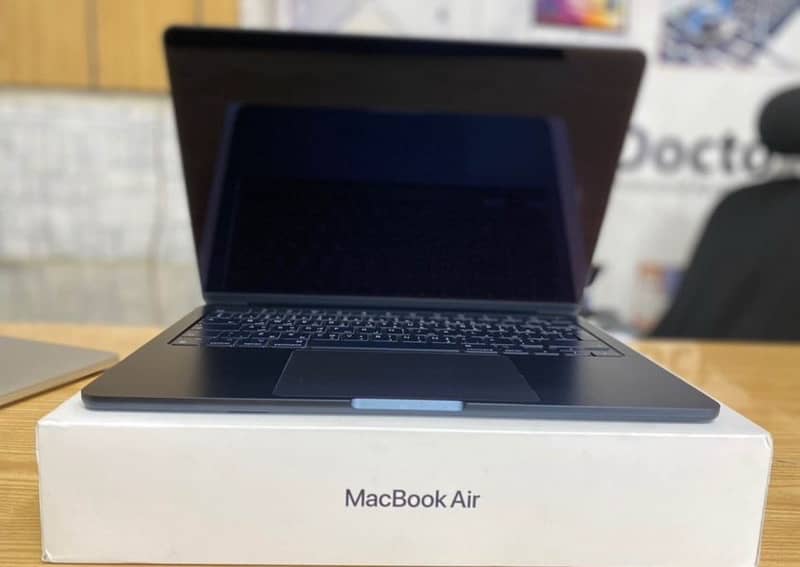 Macbook Air M2 13inches 1