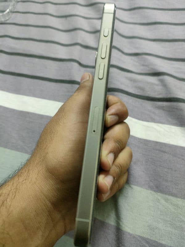 IPHONE 15 PRO MAX 512 GB NATURAL TITANIUM COLOUR 2