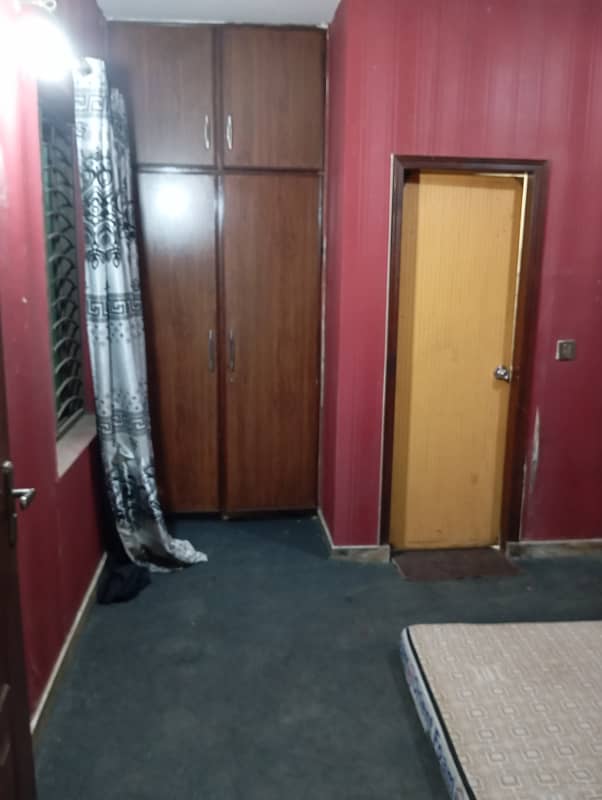 Flat for rent 1bad attach bathroom marble flooring woodwork good location man apruch 8