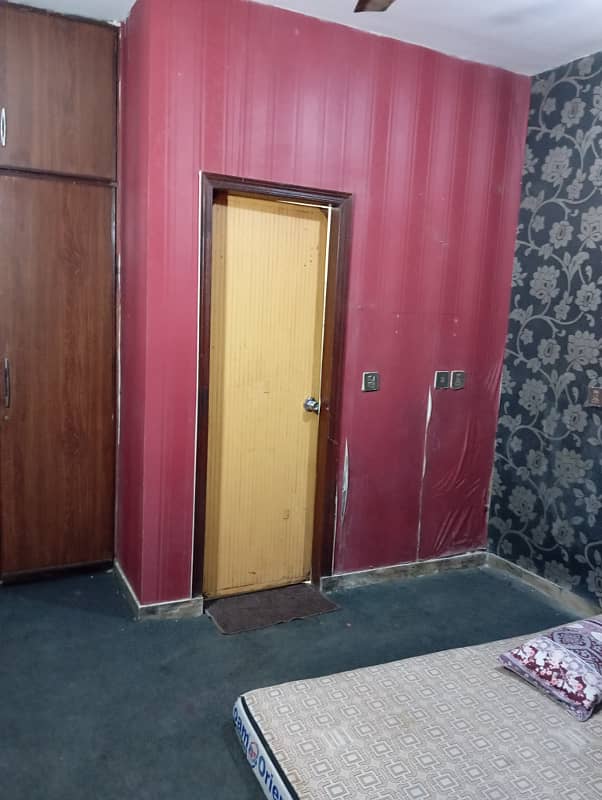 Flat for rent 1bad attach bathroom marble flooring woodwork good location man apruch 9