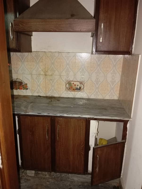 Flat for rent 1bad attach bathroom marble flooring woodwork good location man apruch 10