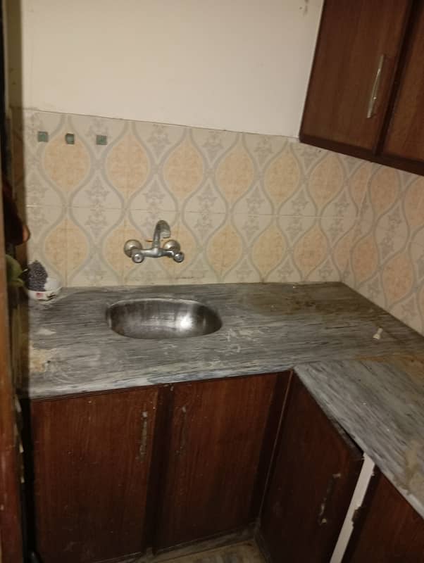 Flat for rent 1bad attach bathroom marble flooring woodwork good location man apruch 11