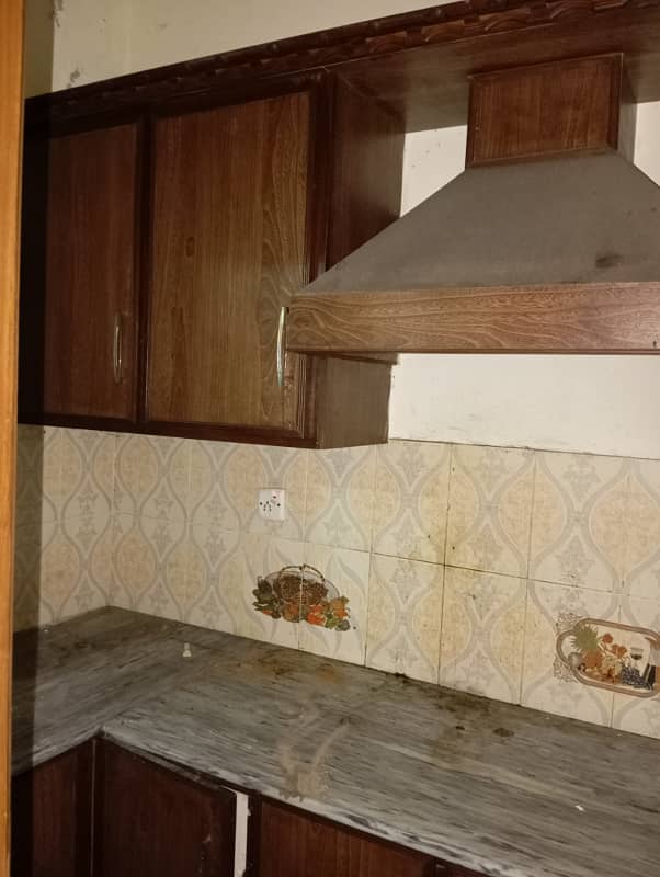 Flat for rent 1bad attach bathroom marble flooring woodwork good location man apruch 12