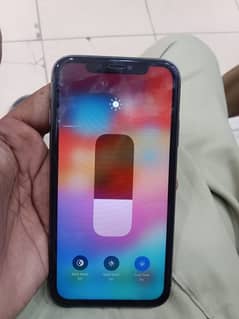 iPhone 11 nonpta 64 gb trutone on hai description pehle par lo sari