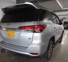 Toyota Fortuner V 2020