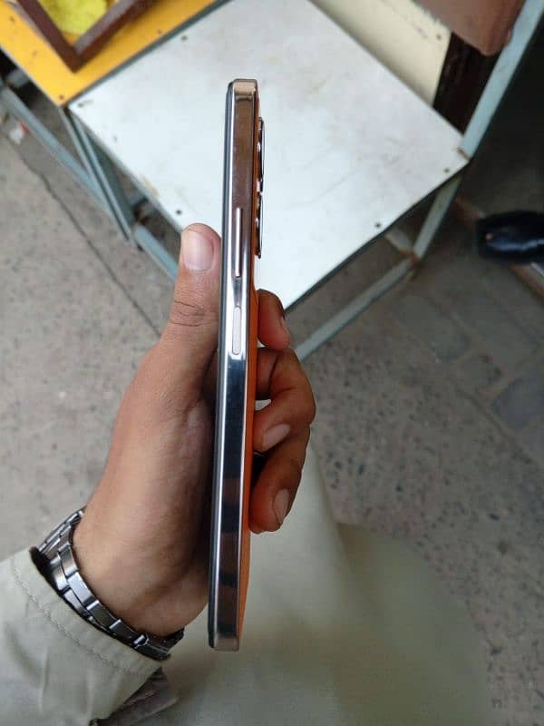 Infinix note 30 10/10 no open no repair box charger available 5